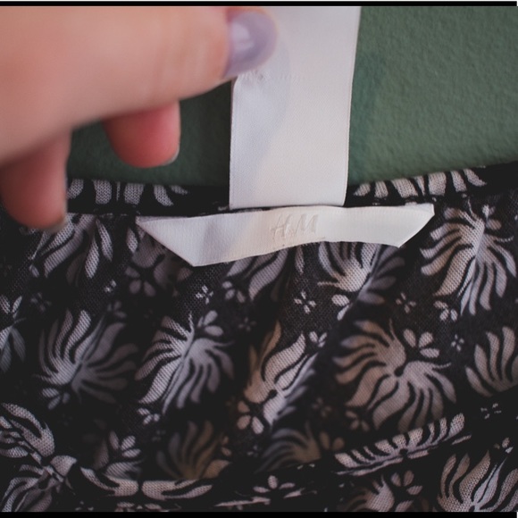 H&M Tank Top - Picture 4 of 5